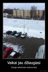 Vaikai jau džiaugiasi - Sniego teikiamais malonumais