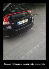 Žmona džiaugiasi naujaisiais numeriais - 